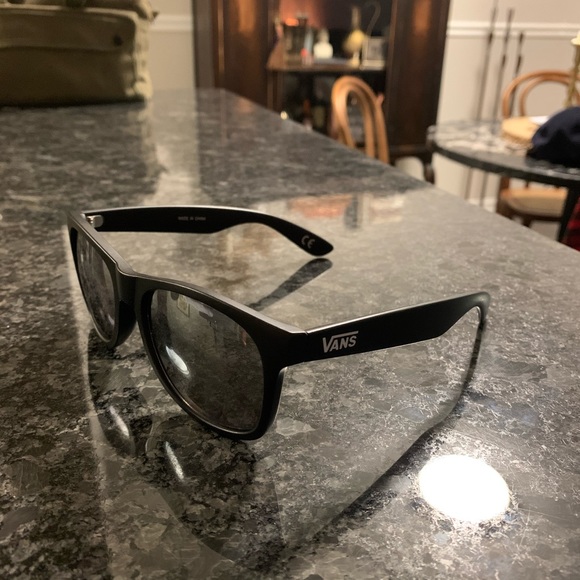 vans mirrored sunglasses